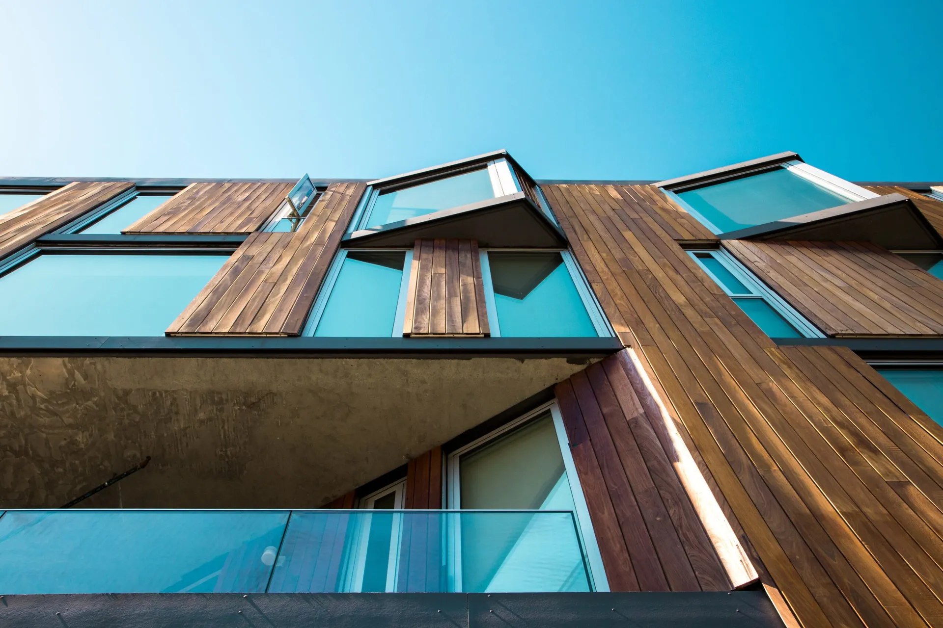Imprägnierte schicke Holzfassade