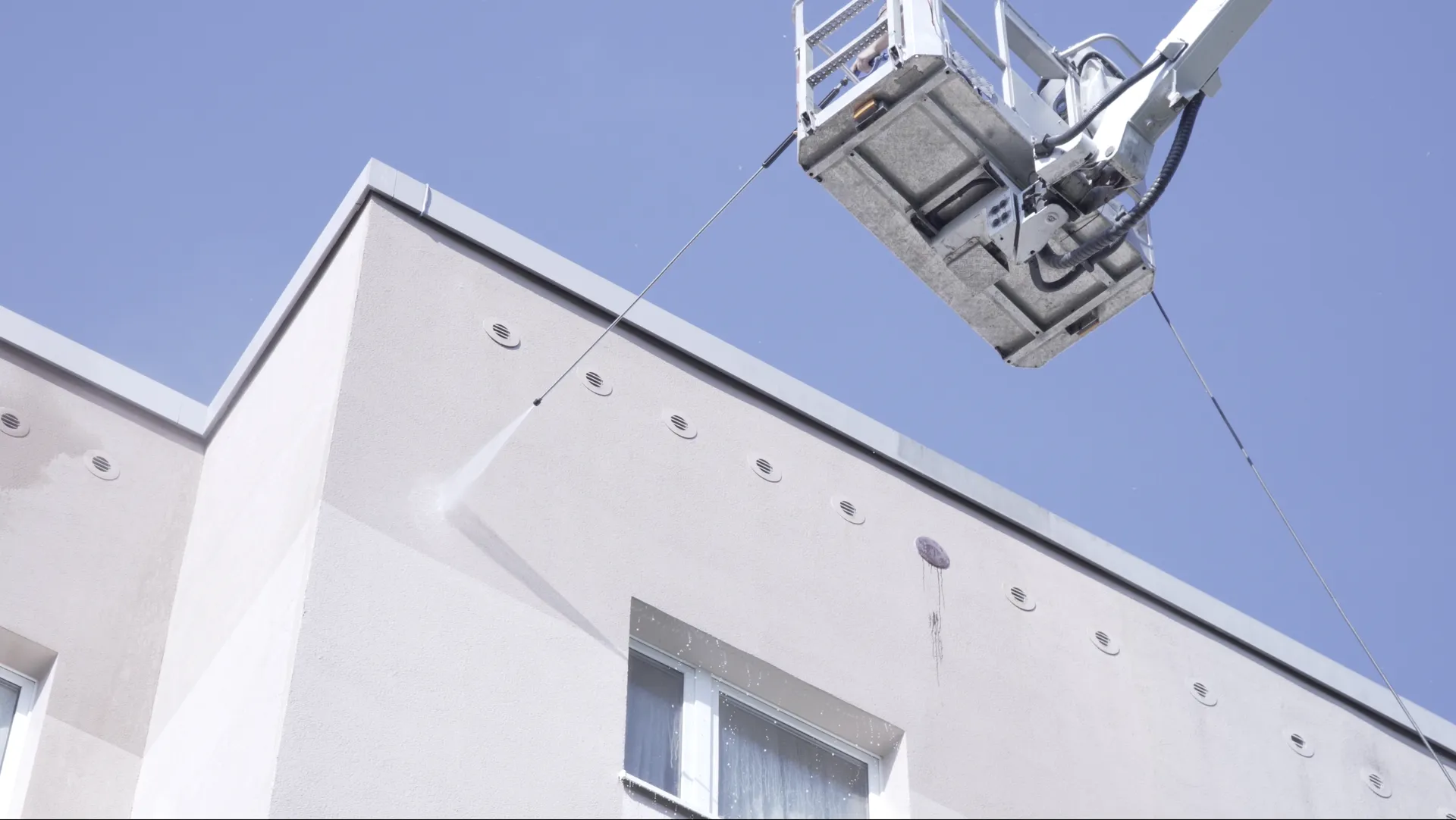 Professionelle Fassadenreinigung Teleskoplanze