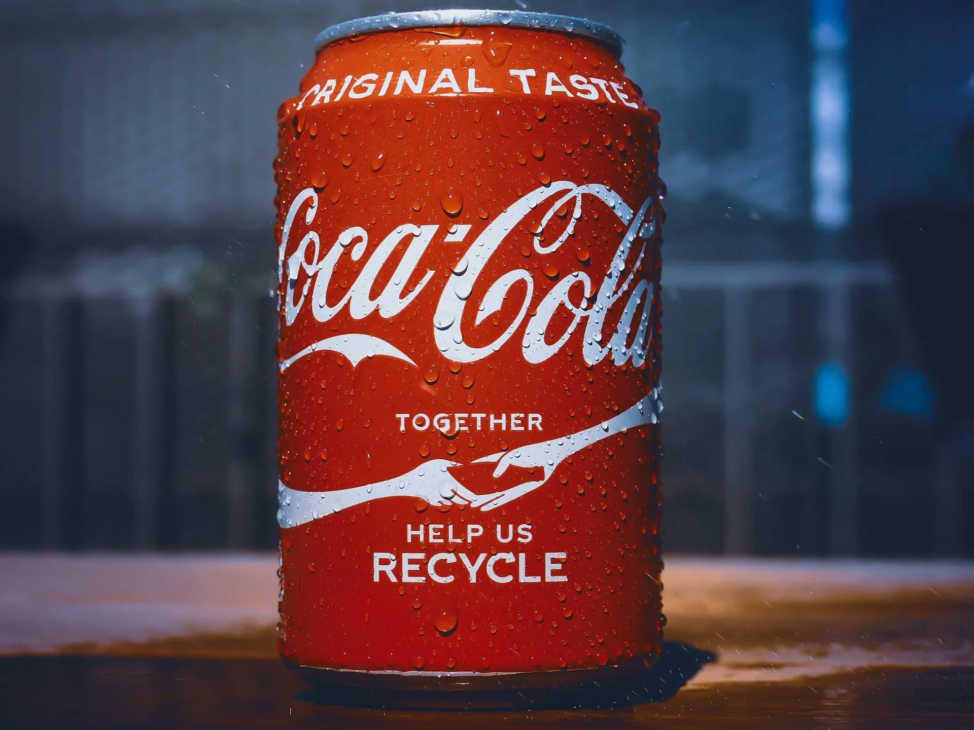 Cola Moos Hauswand
